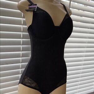 Maidenform Black Underwire Shaping Bodysuit
